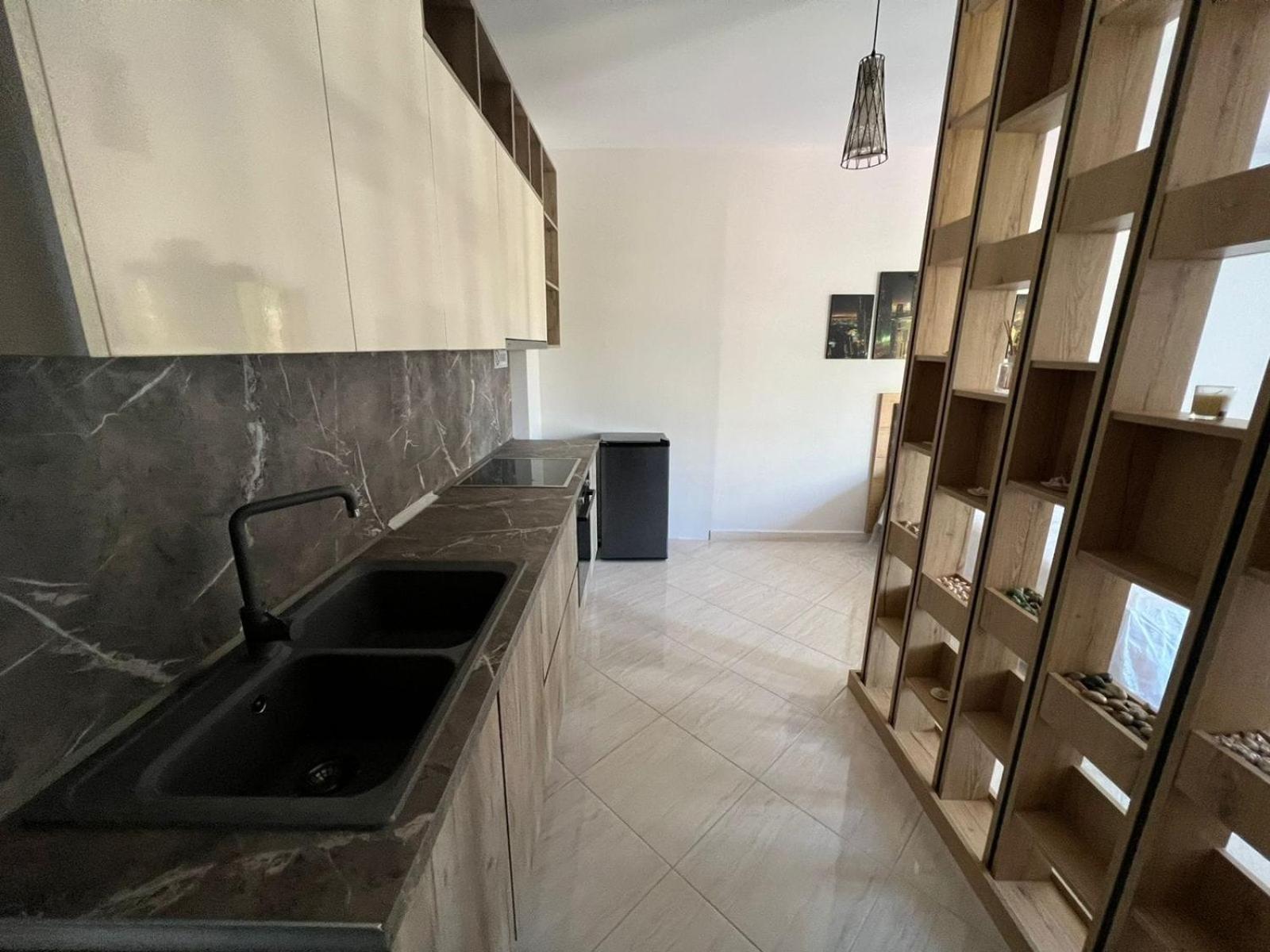 Cozy Apartments Near The Sea Vlore Exterior photo